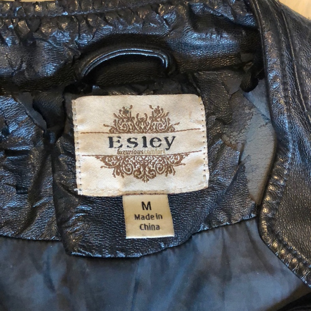 Leather jacket - Picture 2 of 6